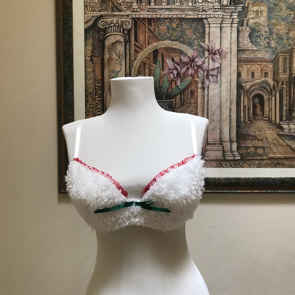 Frederick’s of Hollywood White Bra Size 34
